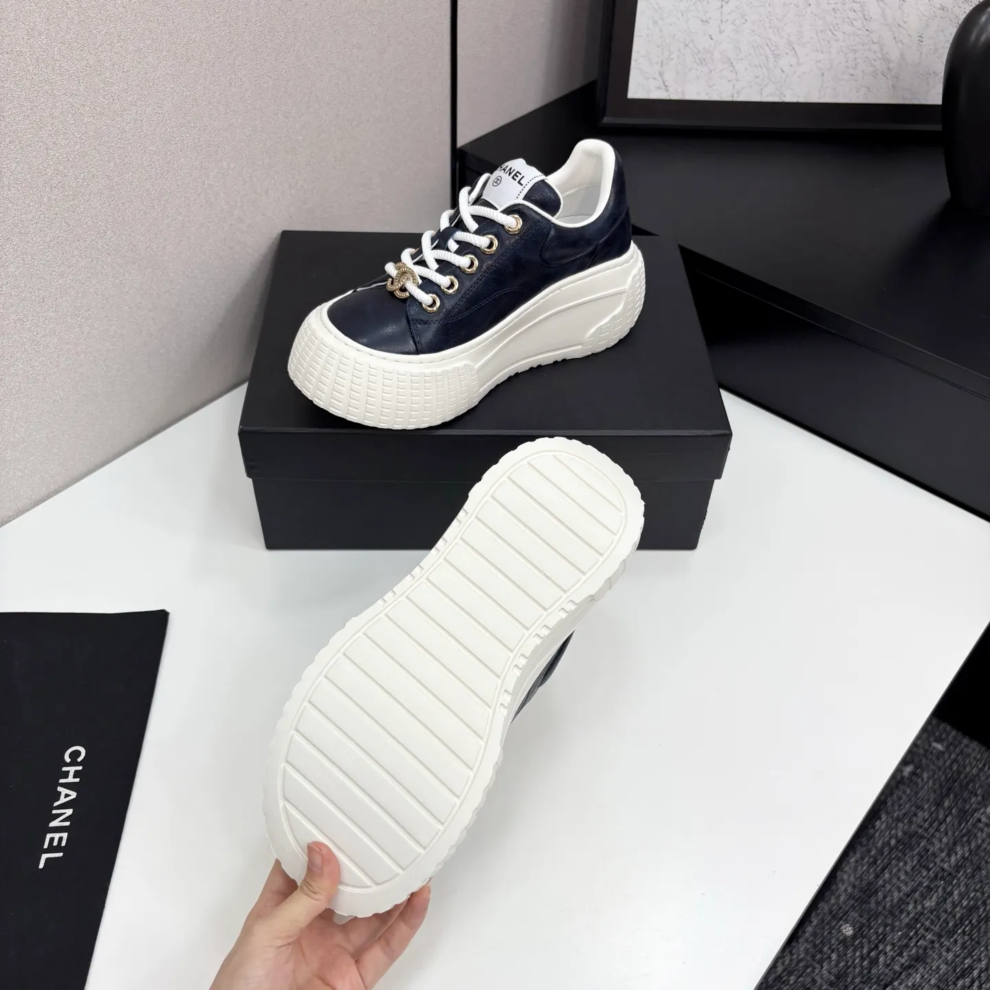 👟👟Ex-factory price 660👟👟 Chanel bread shoes ~ original calfskin panda shoes Chanel 25C latest hot style panda black and white sports shoes casual sneakers Xiaoxiang hot item classic black and white panda color coco girls must pay Fabric: original custom mixed sheepskin lining: original imported breathable mesh lining outsole: Original molded rubber + TPU combination Size: Women's 35-41